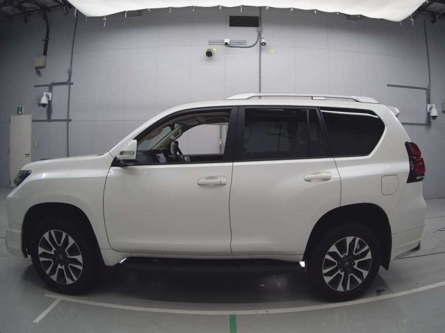 Toyota LAND CRUISER PRADO 2023 7166219-4