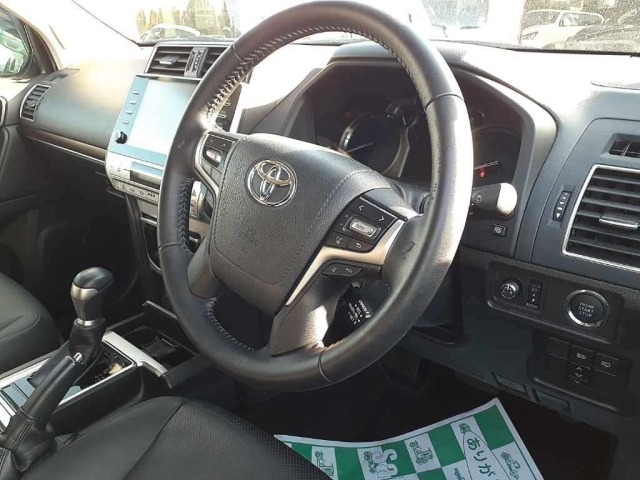 Toyota LAND CRUISER PRADO 2023 7166220-9