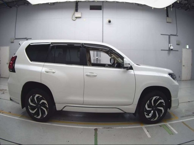 Toyota LAND CRUISER PRADO 2021 7166240-3