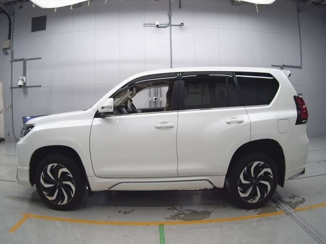 Toyota LAND CRUISER PRADO 2021 7166240-4