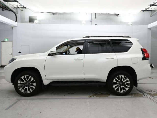 Toyota LAND CRUISER PRADO 2022 7166262-4