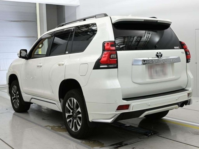 Toyota LAND CRUISER PRADO 2023 7166270-6