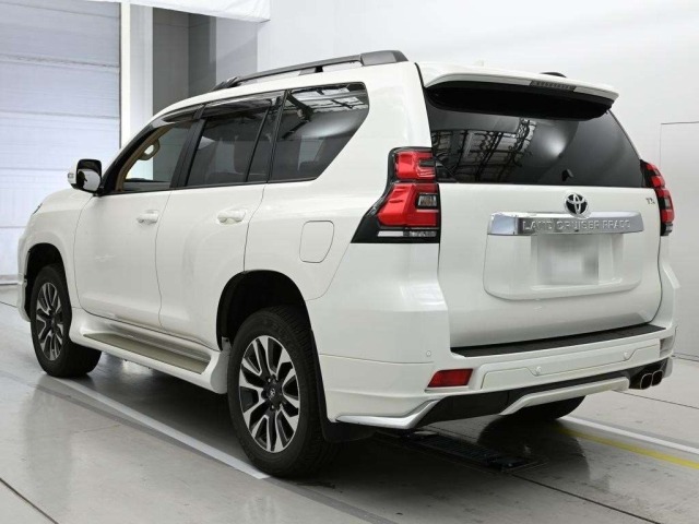 Toyota LAND CRUISER PRADO 2023 7166271-6