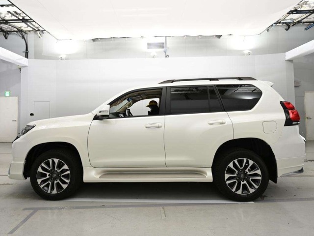 Toyota LAND CRUISER PRADO 2023 7166272-4