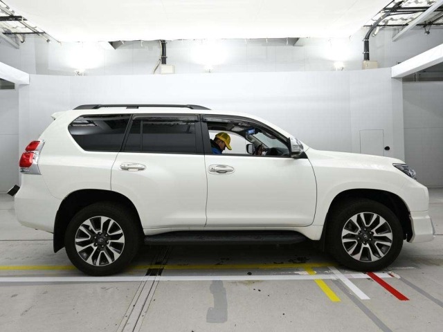 Toyota LAND CRUISER PRADO 2023 7166273-3