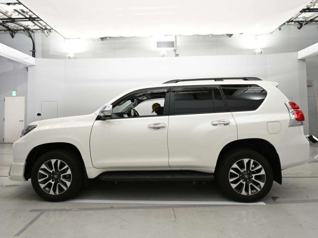 Toyota LAND CRUISER PRADO 2023 7166273-4