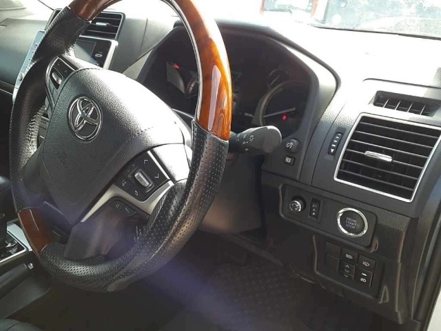 Toyota LAND CRUISER PRADO 2023 7166273-9