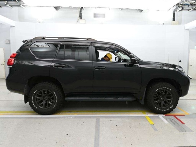 Toyota LAND CRUISER PRADO 2022 7166286-3