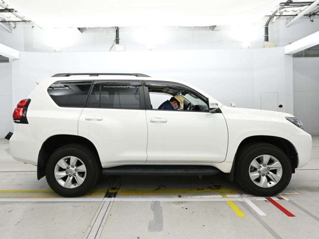 Toyota LAND CRUISER PRADO 2022 7166289-3