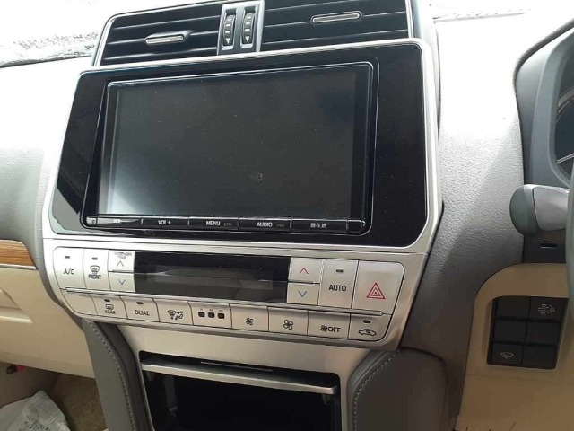Toyota LAND CRUISER PRADO 2018 7166318-12