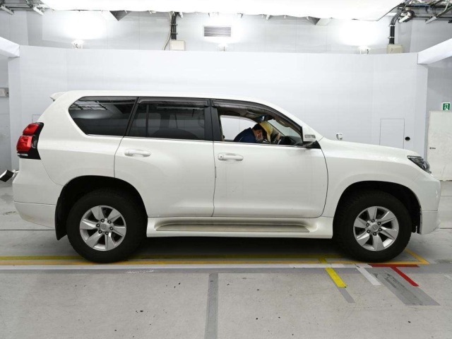 Toyota LAND CRUISER PRADO 2018 7166318-3