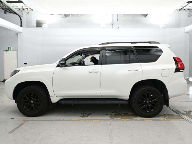 Toyota LAND CRUISER PRADO 2022 7166353-4