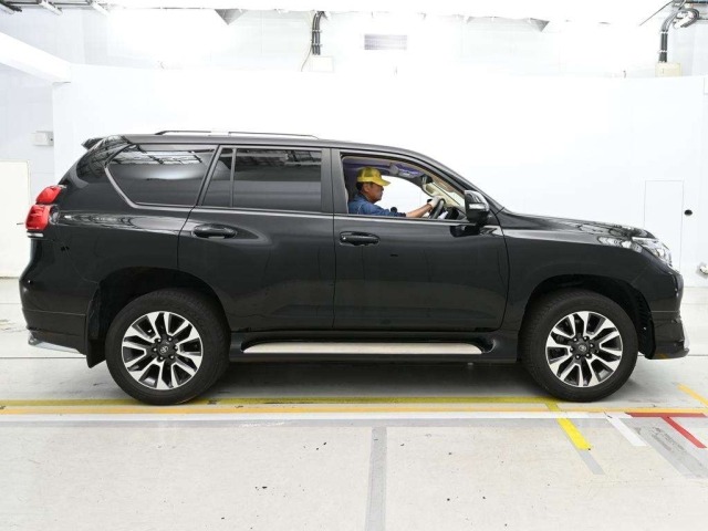 Toyota LAND CRUISER PRADO 2023 7166371-3