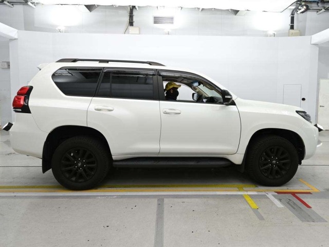 Toyota LAND CRUISER PRADO 2022 7166378-3