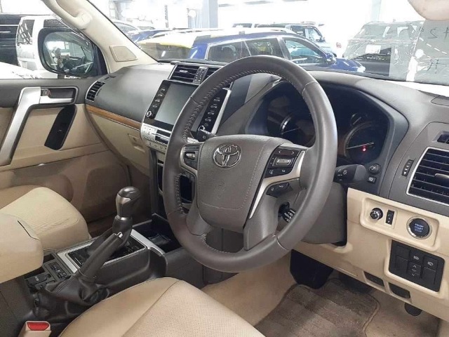 Toyota LAND CRUISER PRADO 2022 7166378-9
