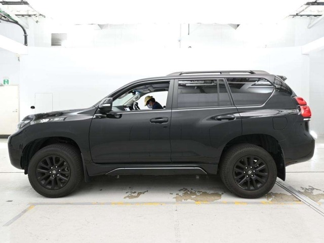 Toyota LAND CRUISER PRADO 2023 7166379-4