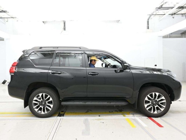 Toyota LAND CRUISER PRADO 2022 7166400-3