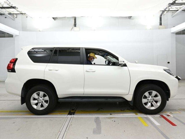 Toyota LAND CRUISER PRADO 2019 7166415-3