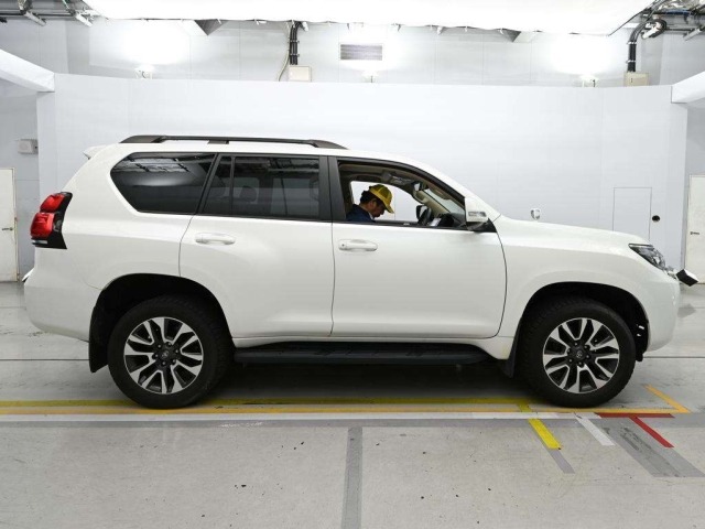 Toyota LAND CRUISER PRADO 2023 7166506-3