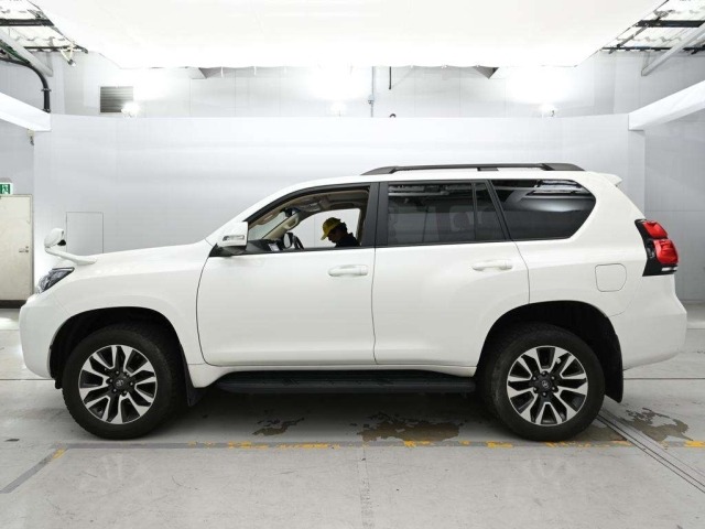 Toyota LAND CRUISER PRADO 2023 7166506-4