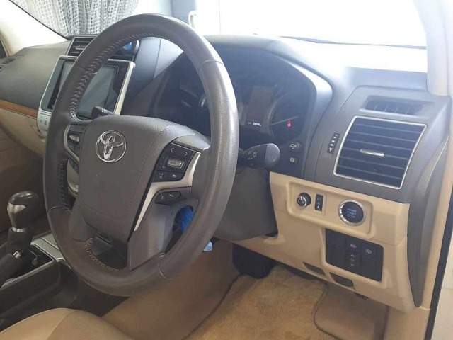 Toyota LAND CRUISER PRADO 2023 7166506-9
