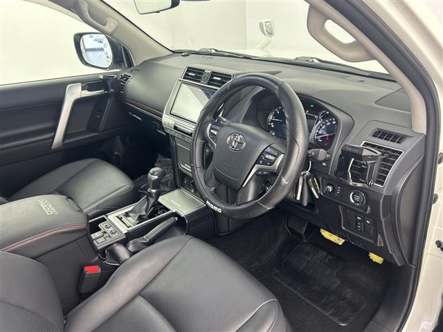 Toyota LAND CRUISER PRADO 2023 7166665-4