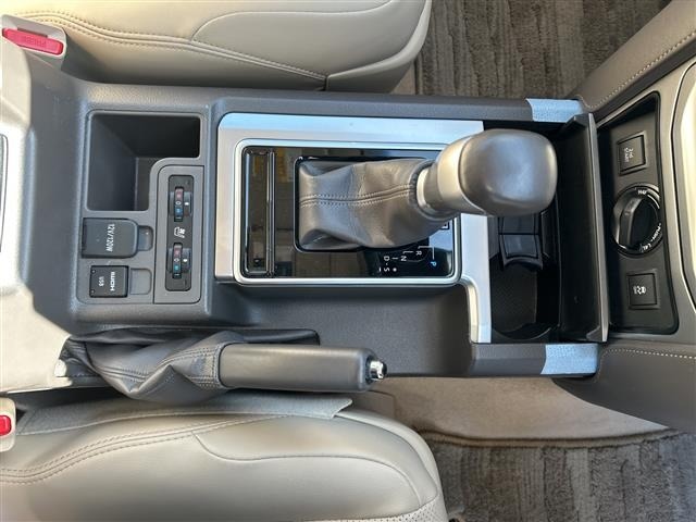Toyota LAND CRUISER PRADO 2023 7166666-12