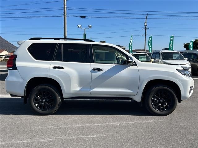 Toyota LAND CRUISER PRADO 2023 7166666-3