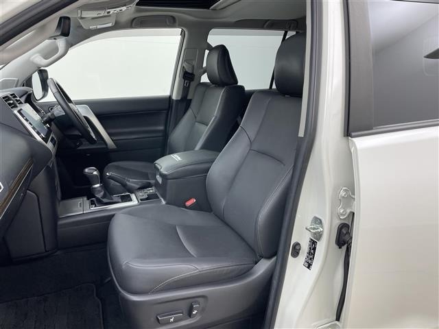 Toyota LAND CRUISER PRADO 2023 7166771-7