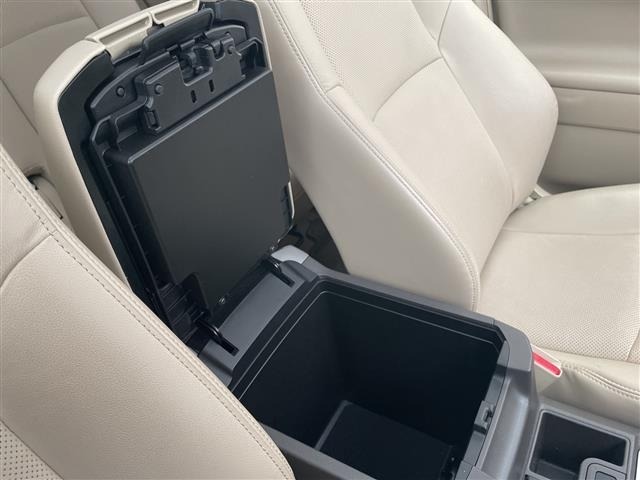 Toyota LAND CRUISER PRADO 2023 7166801-6