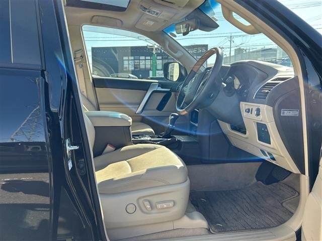 Toyota LAND CRUISER PRADO 2023 7166840-22