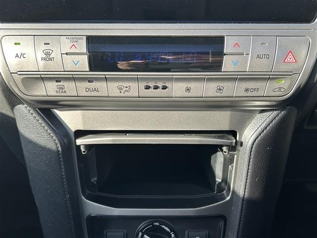 Toyota LAND CRUISER PRADO 2023 7166863-10