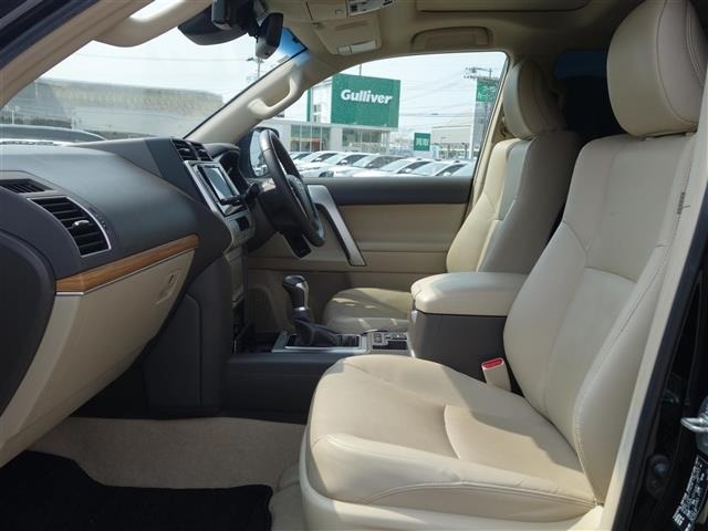 Toyota LAND CRUISER PRADO 2023 7167076-7