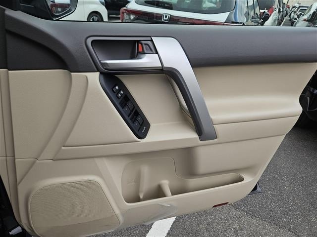 Toyota LAND CRUISER PRADO 2023 7167193-11