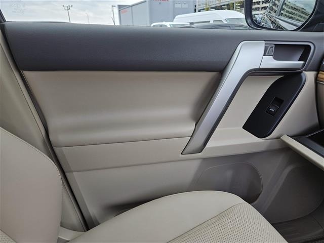Toyota LAND CRUISER PRADO 2023 7167193-12