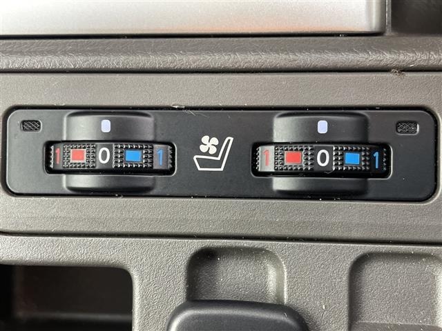 Toyota LAND CRUISER PRADO 2023 7167350-19