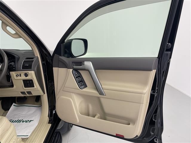 Toyota LAND CRUISER PRADO 2023 7167350-6