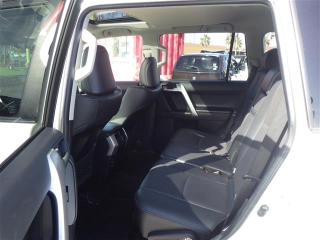 Toyota LAND CRUISER PRADO 2023 7167569-6