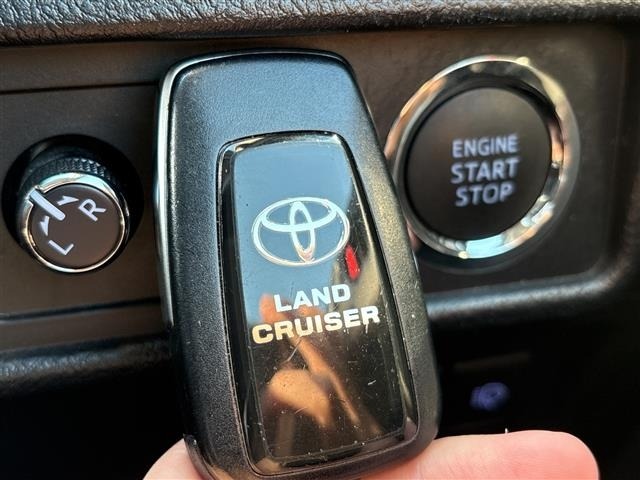 Toyota LAND CRUISER PRADO 2023 7167645-7