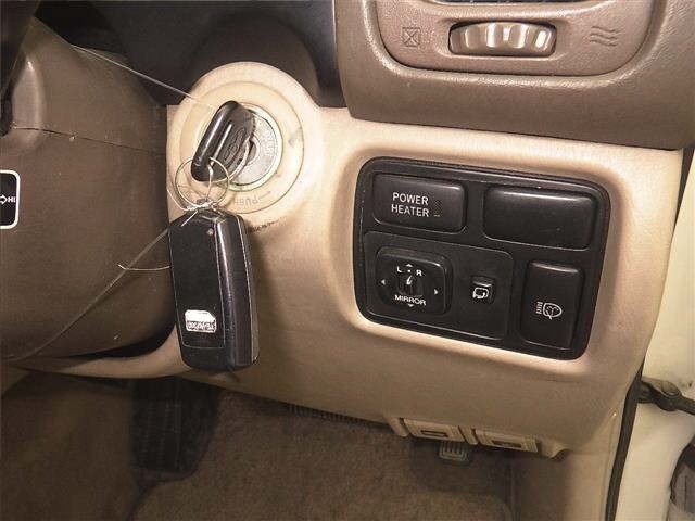 Toyota LAND CRUISER 2000 7173906-8