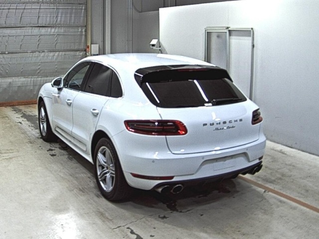 Porsche MACAN 2017 7168377-1