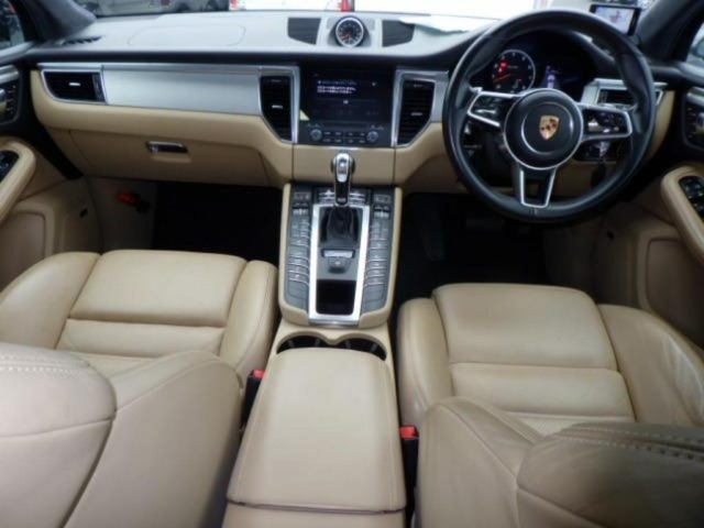 Porsche MACAN 2017 7168377-3
