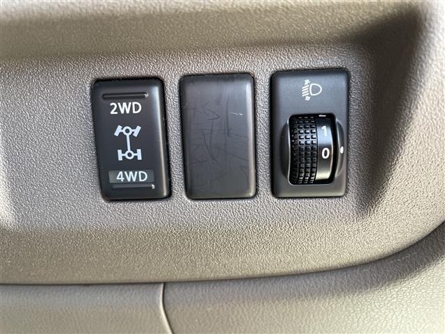 Nissan MARCH 2014 7179617-3