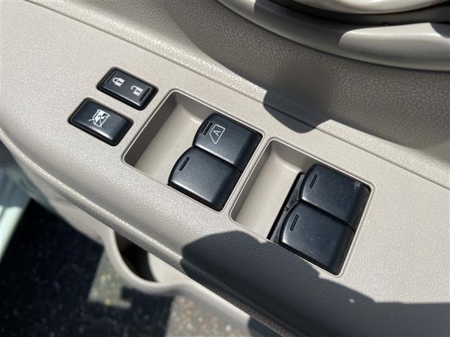 Nissan MARCH 2014 7179617-7