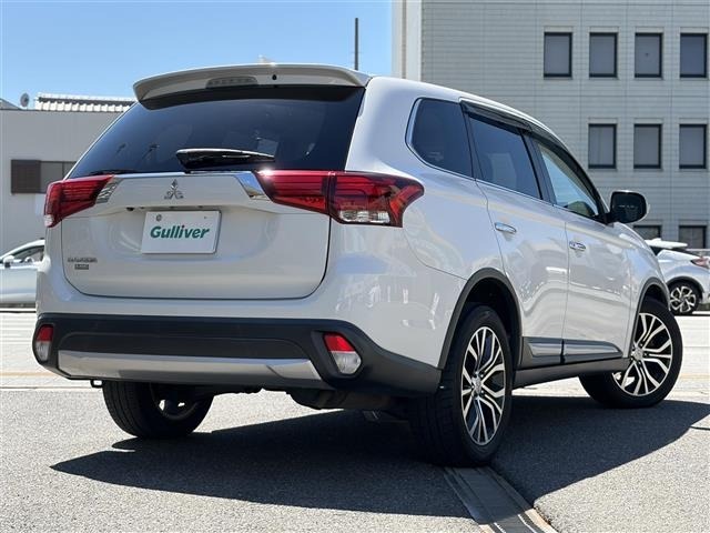 Mitsubishi OUTLANDER 2016 7182570-16
