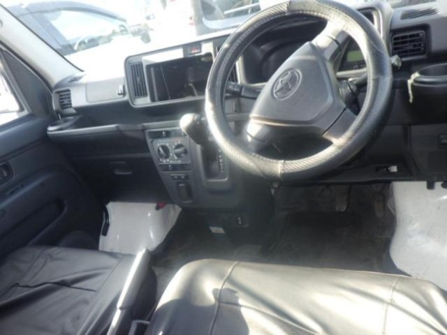 Toyota PIXIS VAN 2021 7175935-3