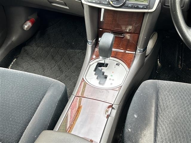 Toyota PREMIO 2014 7174985-24