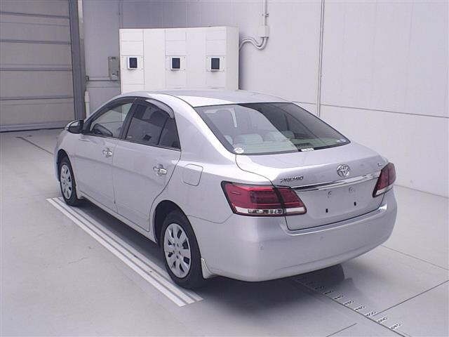 Toyota PREMIO 2017 7175059-1