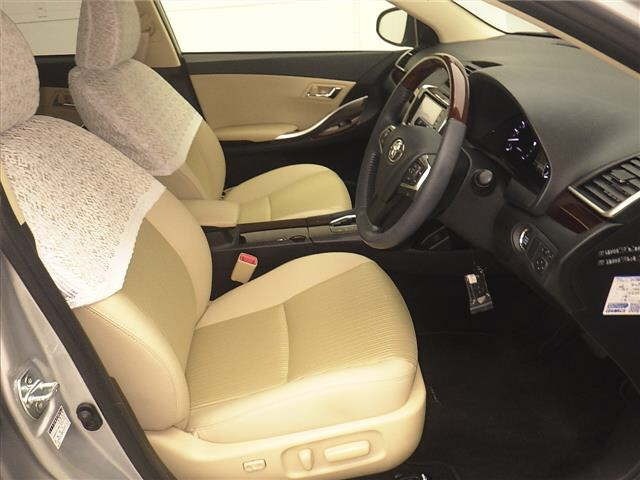 Toyota PREMIO 2017 7175059-5