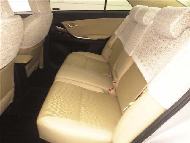 Toyota PREMIO 2017 7175059-7